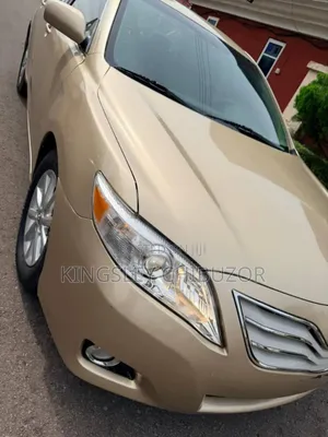 Toyota Camry 2011 Gold
