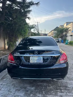Mercedes-Benz C300 Luxury 4dr AWD 4Matic Sedan (2.0L 4cyl 7A) 2015