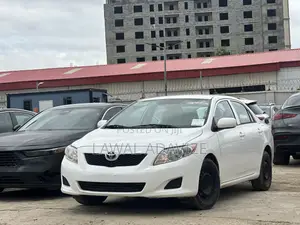 Toyota Corolla LE 4dr Sedan (1.8L 4cyl 4A) 2010 White