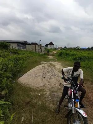 A Plot Off Ijegun-Ijagemo Express After Isheri Oshun Lagos