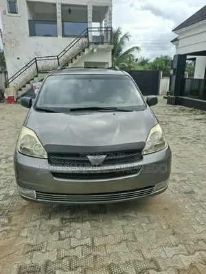 Toyota Sienna 2005 Gray