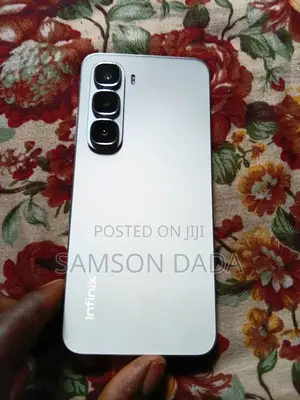 Infinix Hot 60i 128 GB Silver
