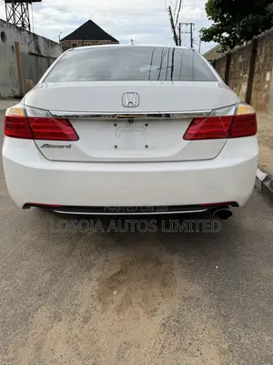Honda Accord EX-L w/Navigation 4dr Sedan (2.4L 4cyl CVT) 2015 White
