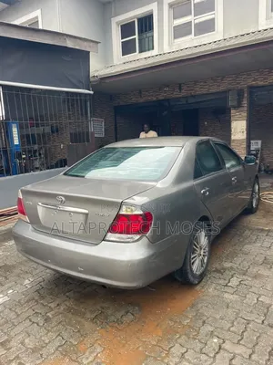 Toyota Camry 2005 Gray