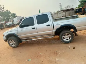 Toyota Tacoma Double Cab V6 4WD 2005 Gold