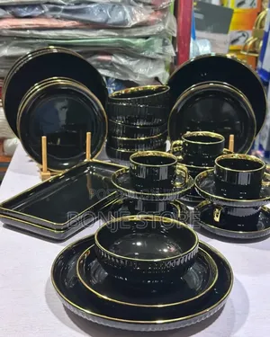 32 Pieces Luxury Porcelain Dinner Set