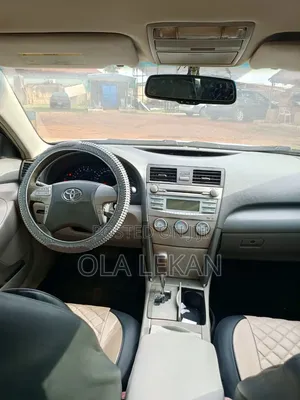 Toyota Camry LE V6 4dr Sedan (3.5L 6cyl 6AM) 2010 Silver