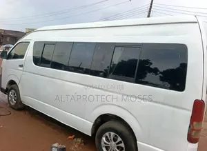 Toyota HiAce 2016 White