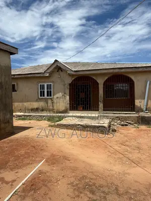 5bdrm Block of Flats in Irete, Badagry / Badagry for sale