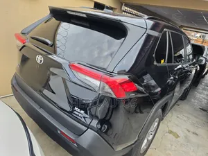 Toyota RAV4 XLE Premium 2021 Black