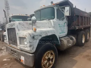 New Arrival 12valve R Model Mack Ten Tyres Dump Truck Big Axle Superb