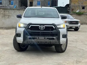 New Toyota Hilux 2025 White