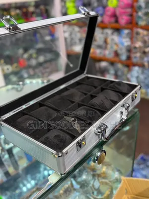 12-Slot Aluminum Watch Display Case