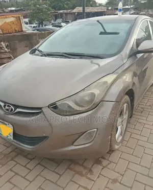 Hyundai Elantra GLS 2012 Gold