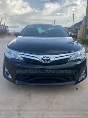 Toyota Camry XLE 4dr Sedan (2.5L 4cyl 6A) 2013 Black