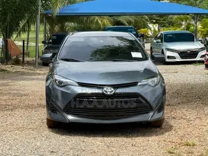 Toyota Corolla LE (1.8L 4cyl 2A) 2018 Gray