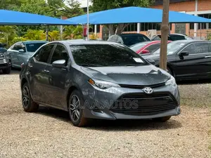 Toyota Corolla LE (1.8L 4cyl 2A) 2018 Gray