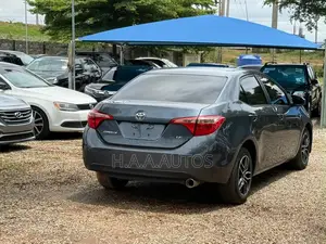 Toyota Corolla LE (1.8L 4cyl 2A) 2018 Gray