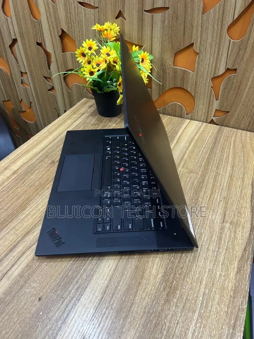 Laptop Lenovo ThinkPad P14s 16GB Intel Core i7 SSD 1T