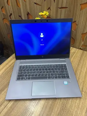 Laptop HP ZBook Studio G5 16GB Intel Core i9 SSD 512GB
