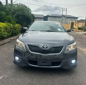 Toyota Camry SE 4dr Sedan (2.5L 4cyl 6AM) 2010 Gray