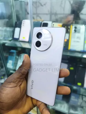 Vivo V30e 256 GB White