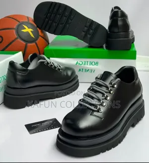 Bottega Veneta Luxury Laced Shoes