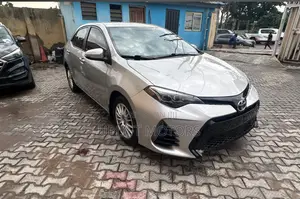 Toyota Corolla S 4dr Sedan (1.8L 4cyl CVT) 2016 Silver