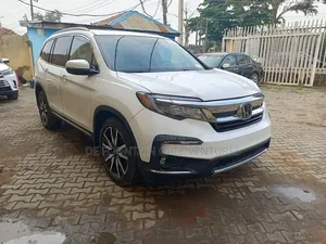 Honda Pilot Touring 7 Passenger AWD 2020 White