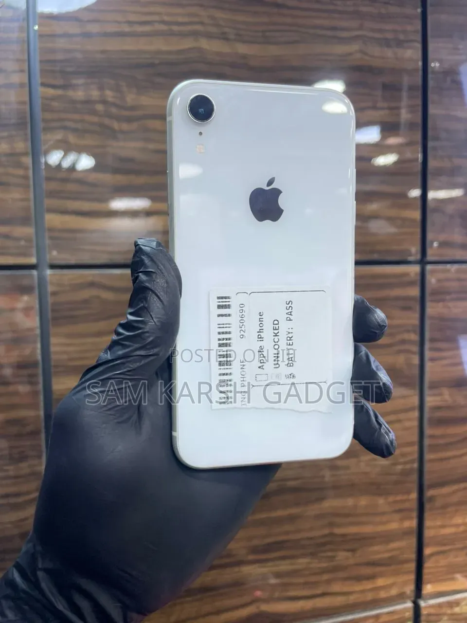 Apple iPhone XR 64 GB White