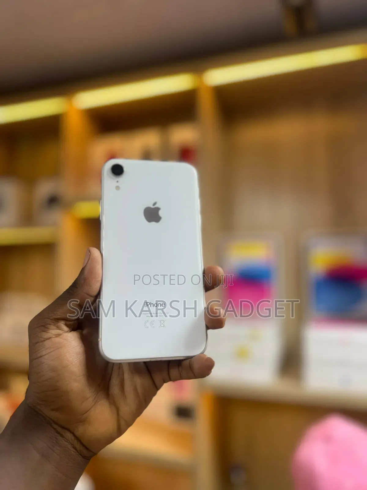 Apple iPhone XR 64 GB White