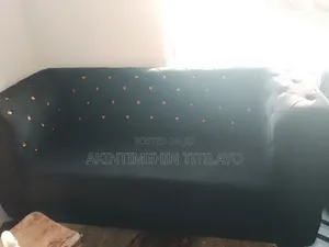 I Want to Sell a Set of Chair