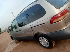 Toyota Sienta 2003 Green