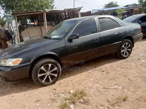 Toyota Camry 2002 Gray