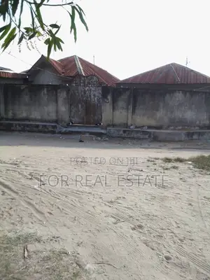 4bdrm Bungalow in Lakowe Ajah for sale