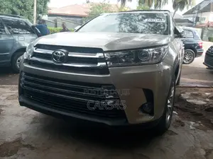 Toyota Highlander 2015 Gold