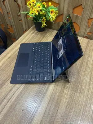 Microsoft Surface Pro X 16GB Qualcomm Snapdragon X Plus SSD 256GB