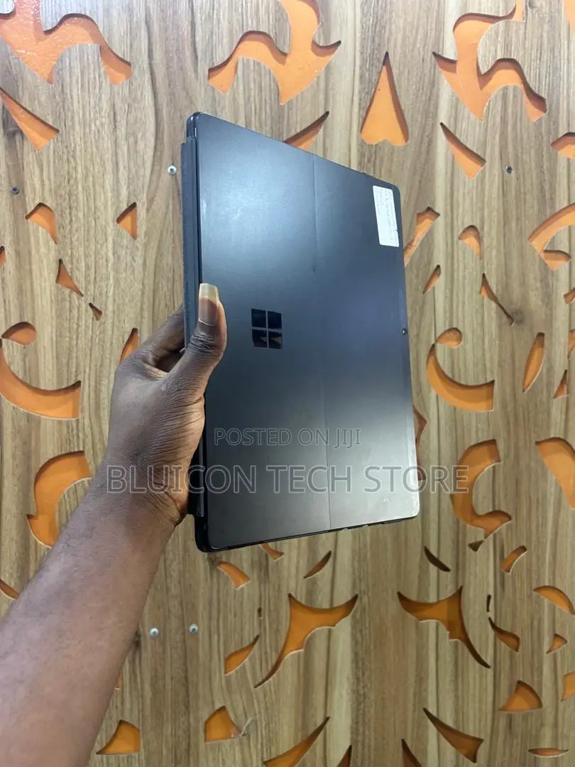 Microsoft Surface Pro X 16GB Qualcomm Snapdragon X Plus SSD 256GB