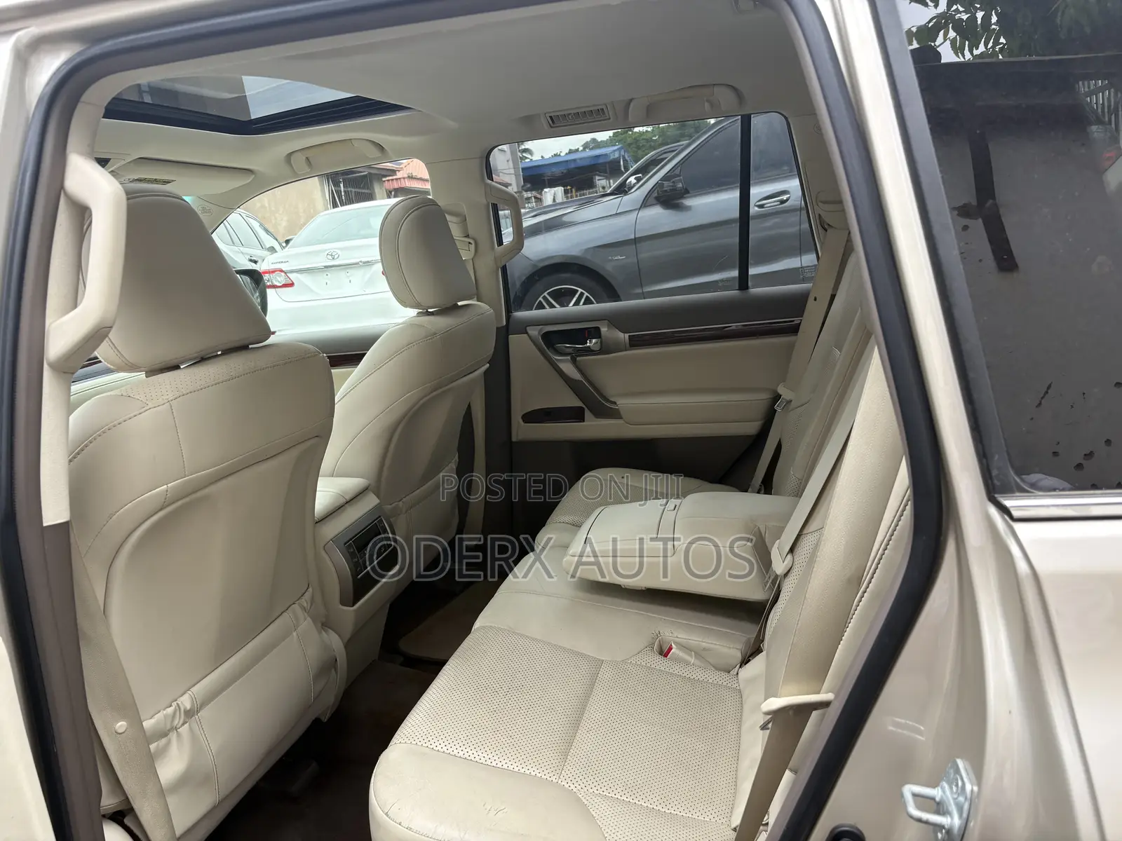 Lexus GX 460 2011 Gold