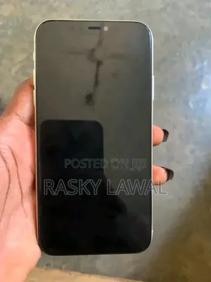Apple iPhone 11 64 GB White