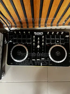 Numark Mixtrack Pro 2