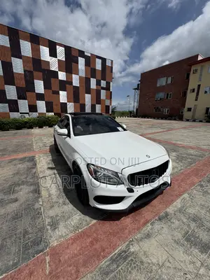 Mercedes-Benz C300 Luxury Sedan RWD (2.0L 4cyl 7A) 2017 White
