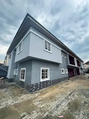 Mini Flat in Ikota for rent