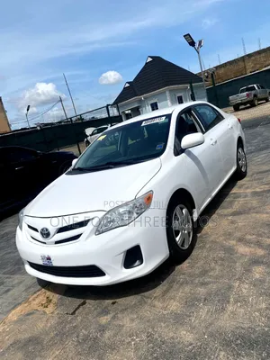 Toyota Corolla LE 4dr Sedan (1.8L 4cyl 4A) 2012 White