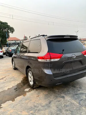 Toyota Sienna LE FWD 8-Passenger 2013 Brown
