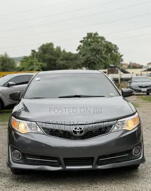 Toyota Camry SE V6 4dr Sedan (3.5L 6cyl 6A) 2012 Gray