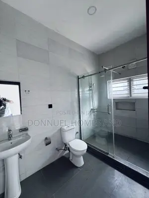 4bdrm Townhouse / Terrace in Lekki Expressway for rent