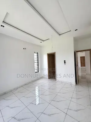 5bdrm Duplex in Ilaje for rent