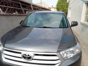 Toyota Highlander Limited 2012 Gray