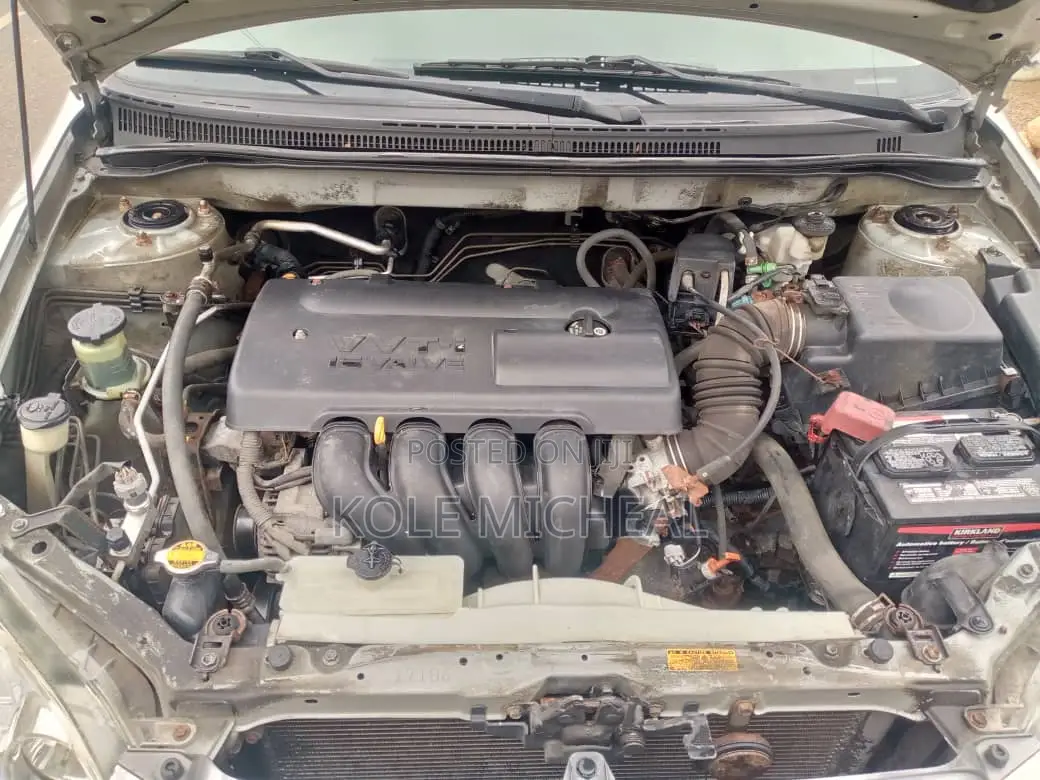 Toyota Corolla 2004 Silver